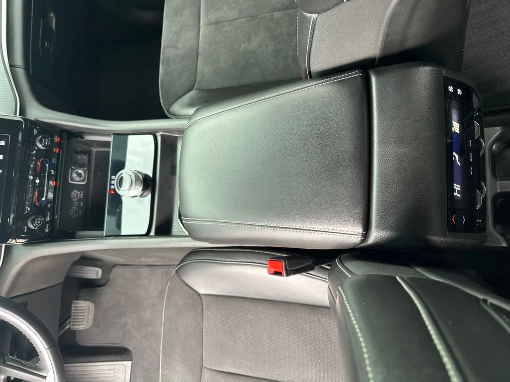 Used 2023 Red Jeep Altitude X image 27