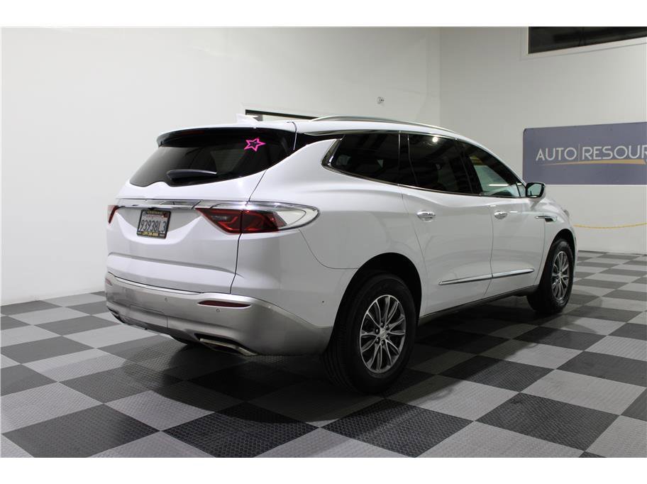 2022 Buick Enclave Essence Sport photo 4