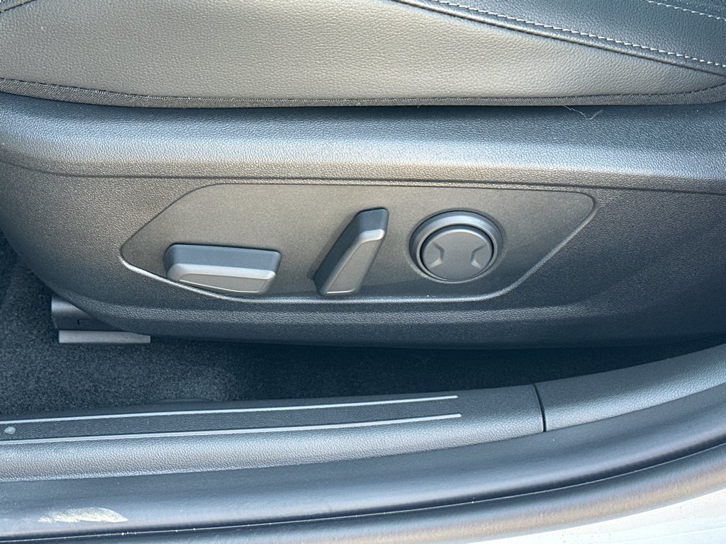 New 2026 Serenity White Hyundai Limited image 30