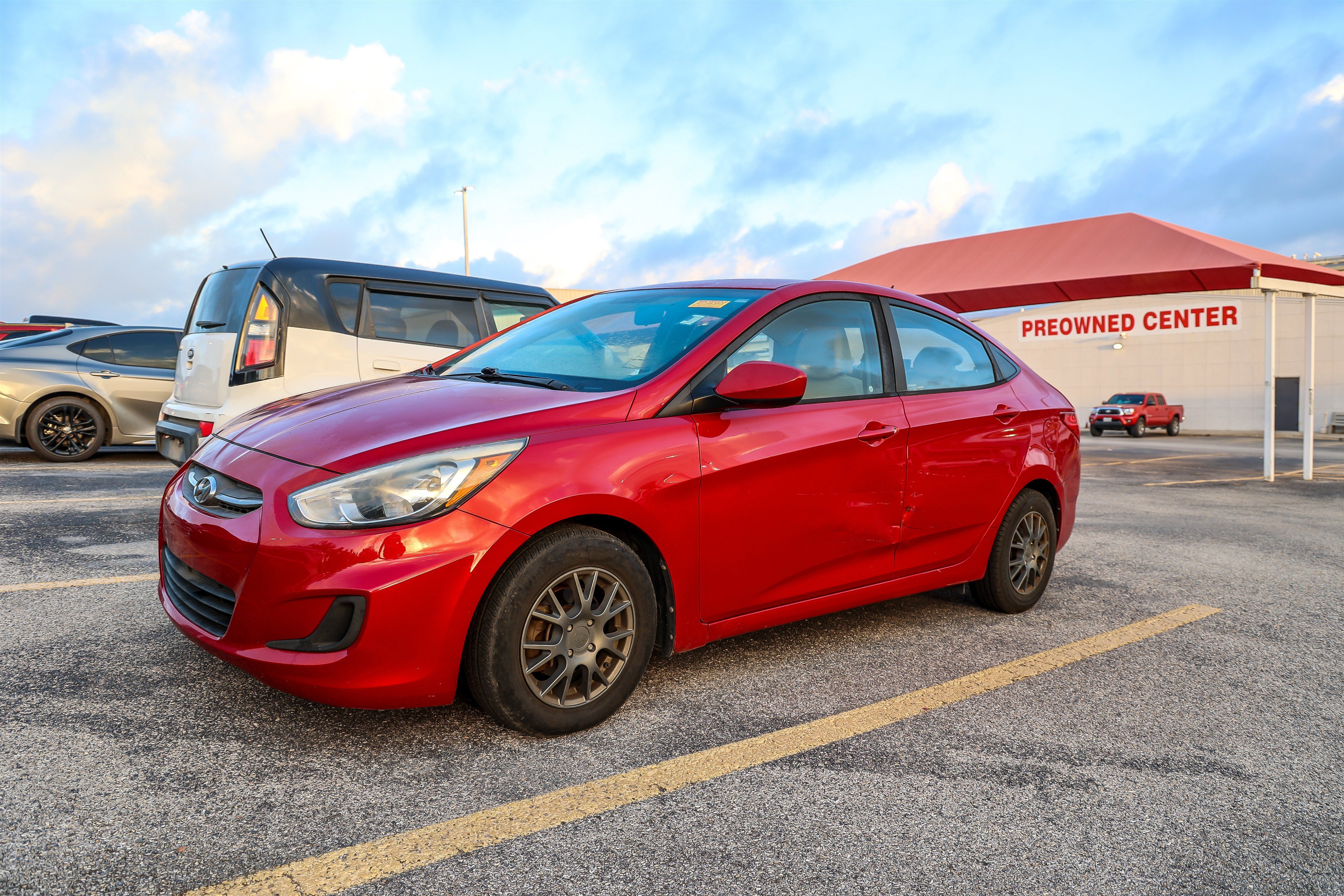 Used 2017 Boston Red Metallic Hyundai SE image 2