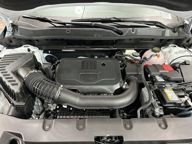 New 2026 Summit White Chevrolet 2LT image 31