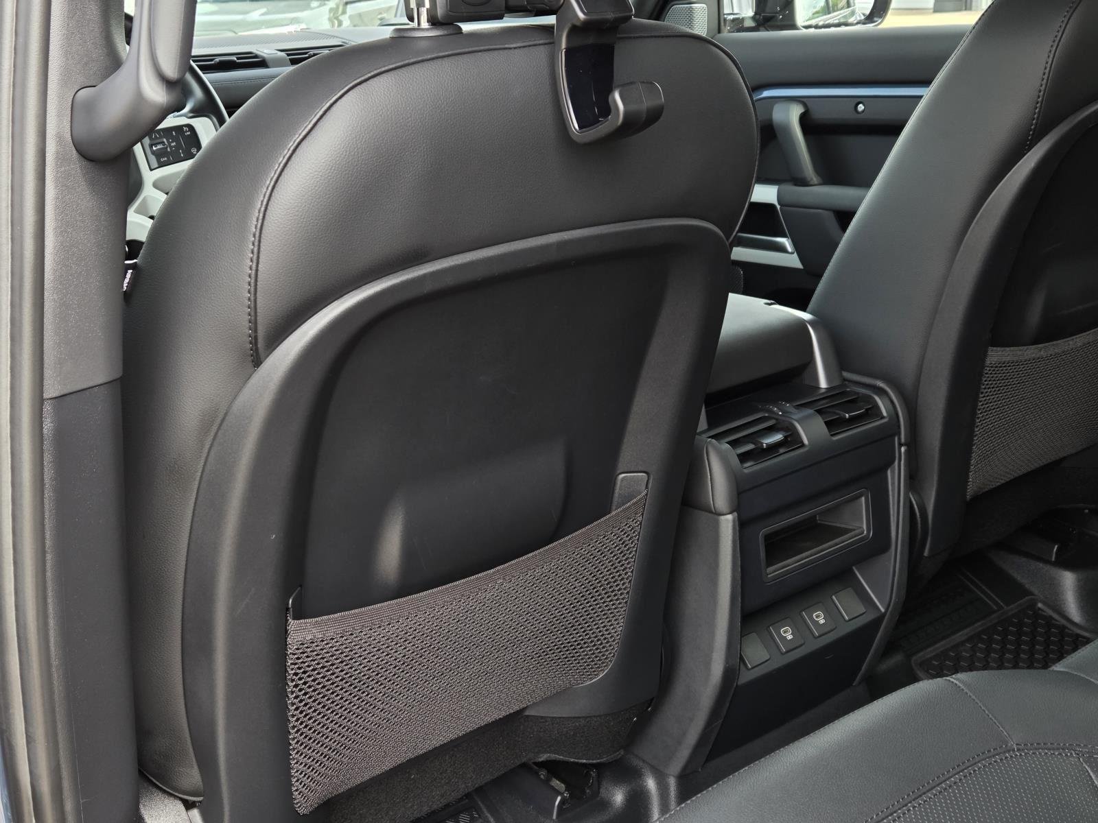 Used 2024 Tasman Blue Metallic Land Rover S image 32