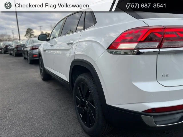 New 2026 White Volkswagen 2.0T SE w/Technology image 8