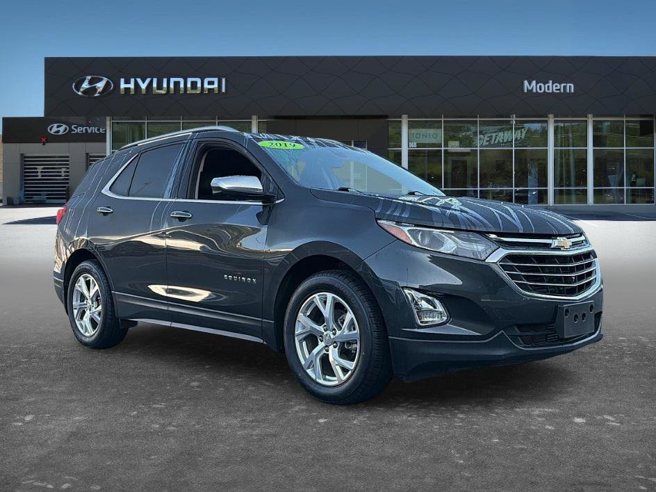 Used 2019 Nightfall Gray Metallic Chevrolet Premier image 3