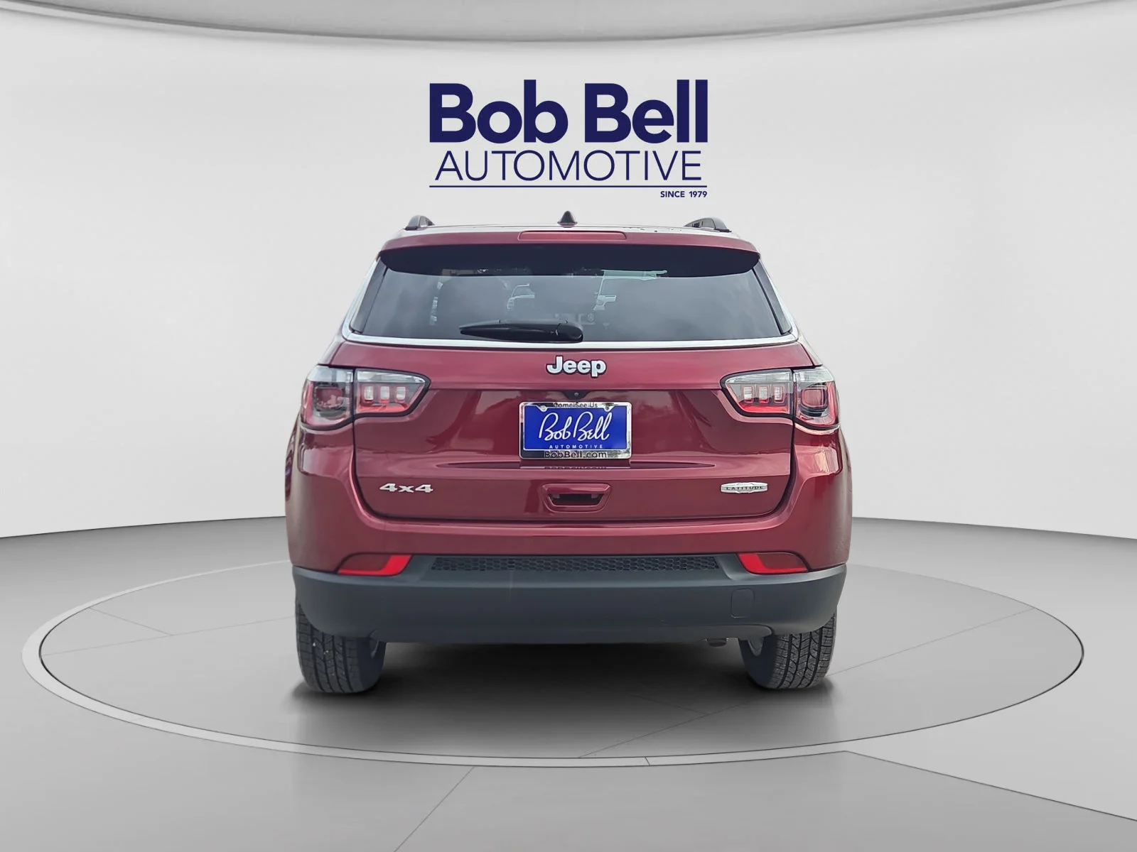 Used 2022 Red Jeep Latitude image 4