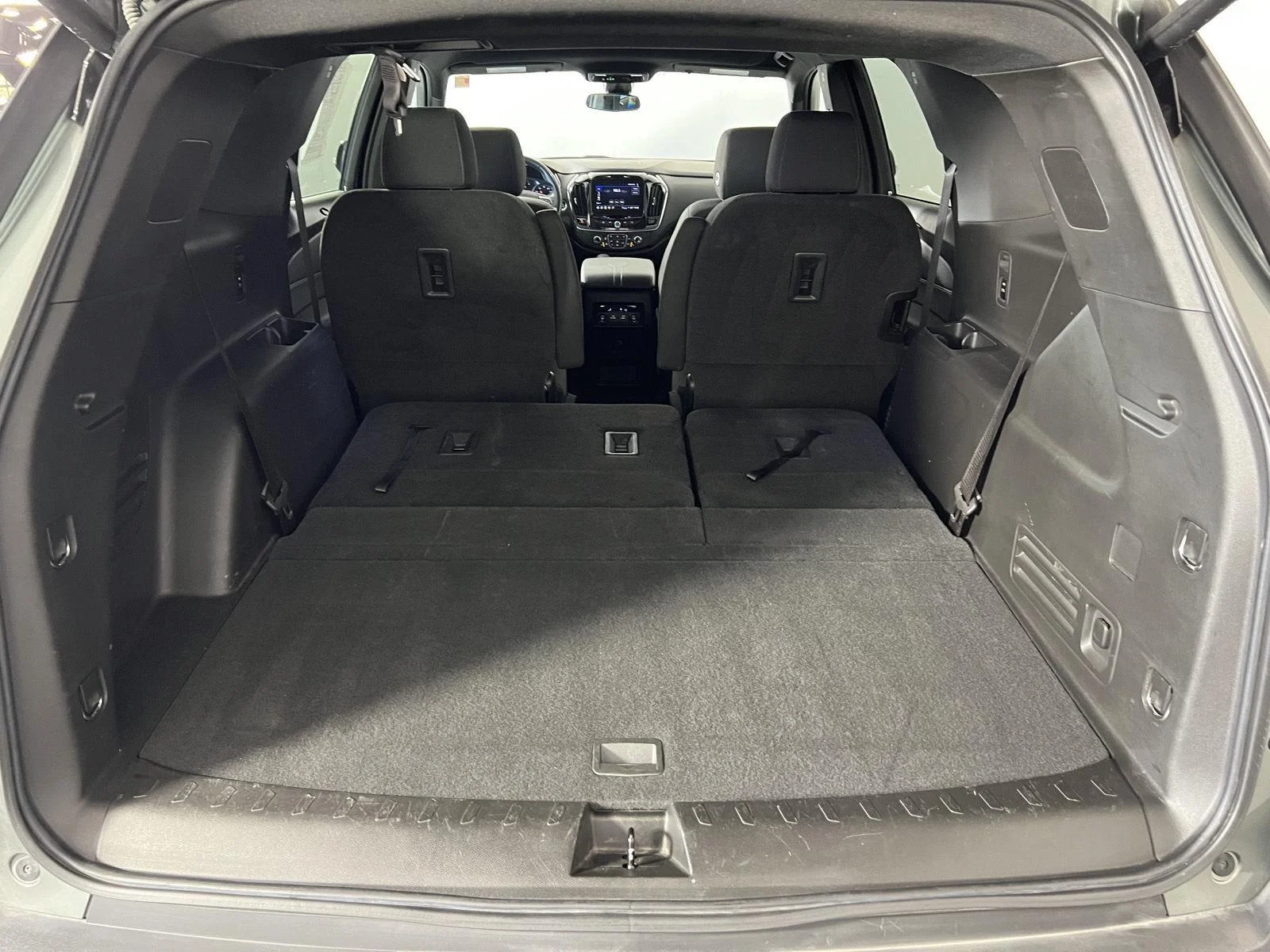Used 2022 Silver Sage Metallic Chevrolet LT Cloth image 21