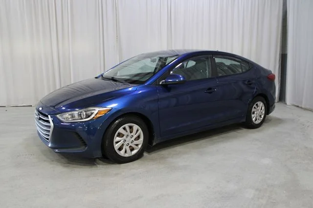 Used 2017 Blue Hyundai SE image 24