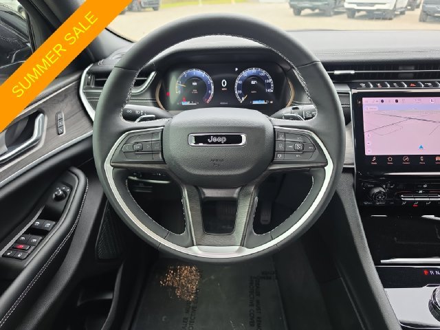 Certified Used 2025 Silver Jeep Limited image 9