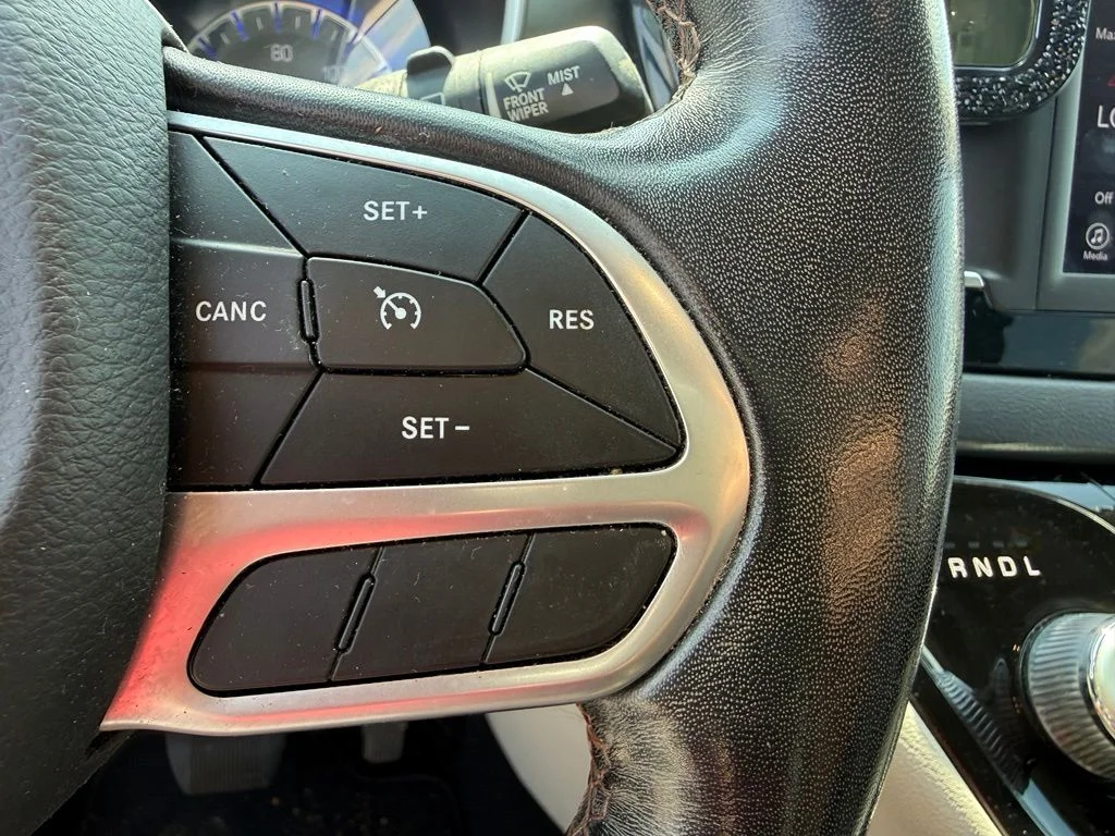Used 2020 Silver Chrysler Touring L image 15