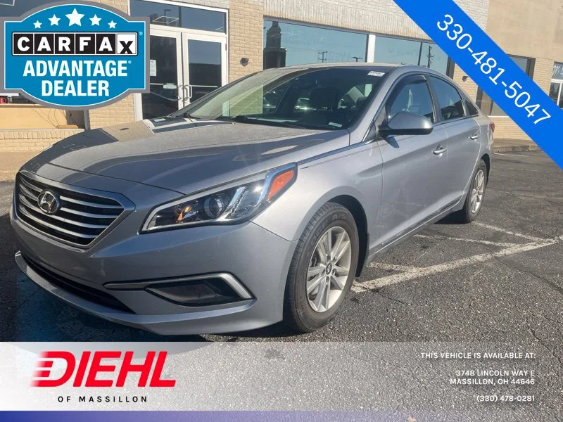 Used 2017 Gray Hyundai SE image 1