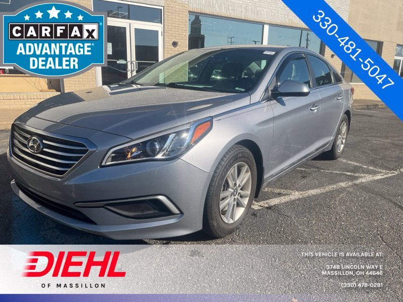 Used 2017 Gray Hyundai SE image 1