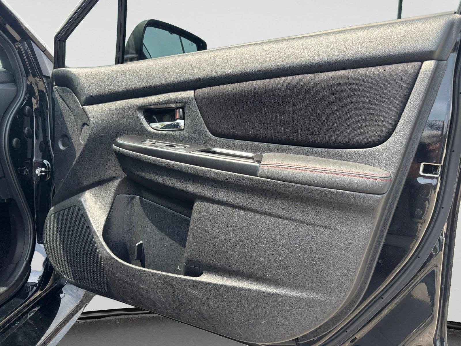 Used 2018 Crystal Black Silica Subaru Base image 44