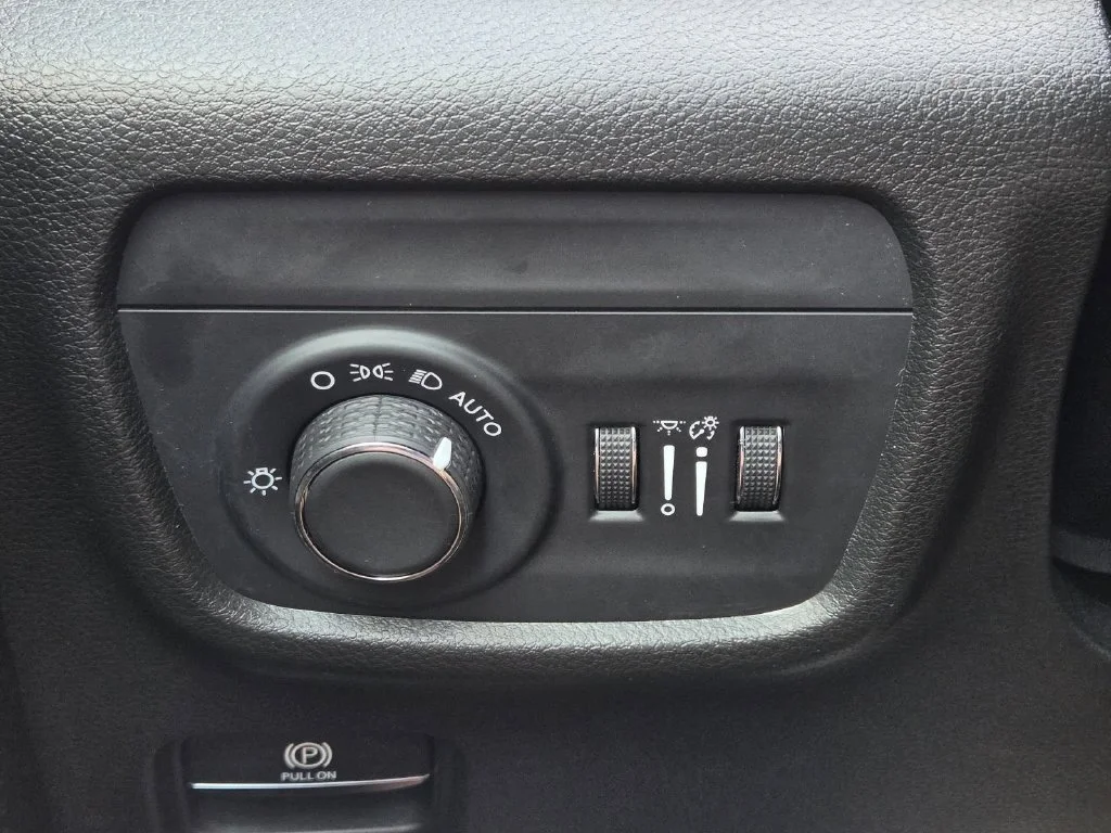 Used 2023 Red Jeep Laredo image 16