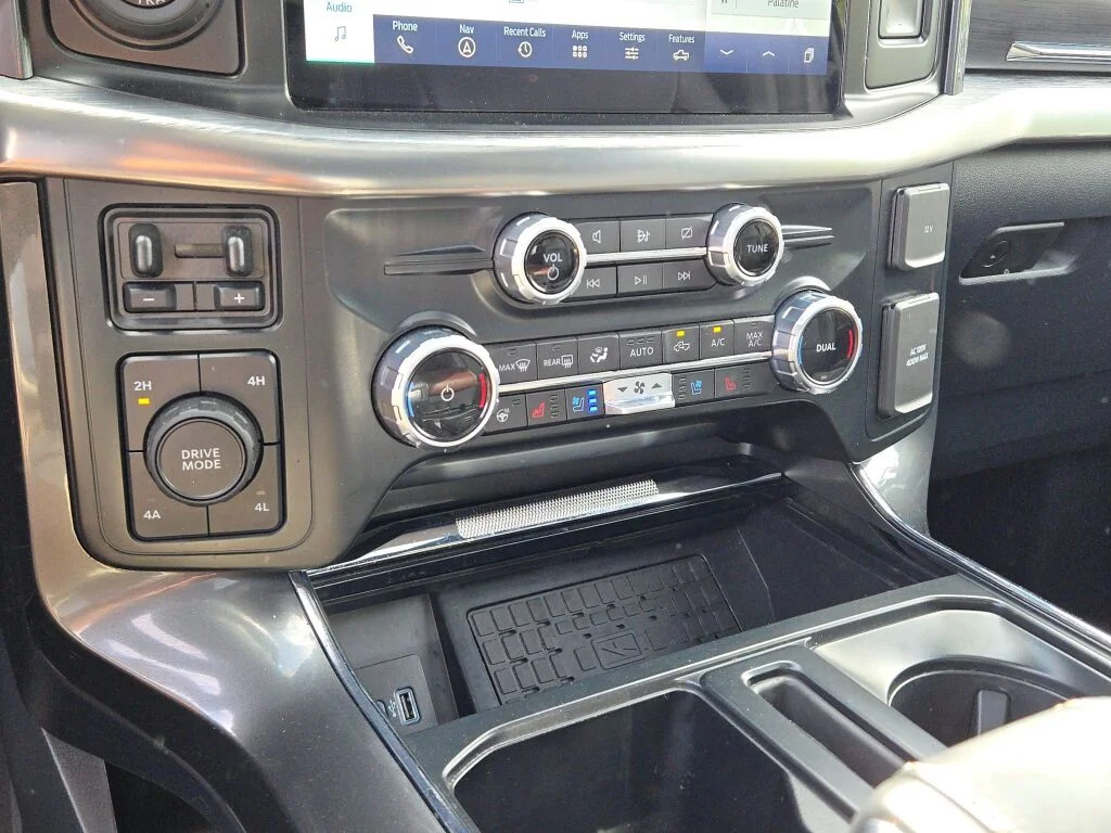 Used 2023 Gray Ford Lariat image 29