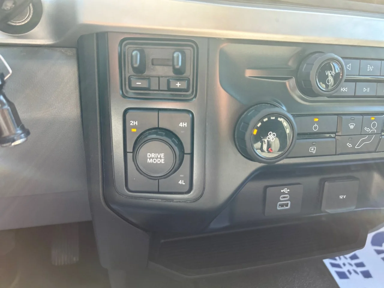 Used 2023 White Ford XL image 13