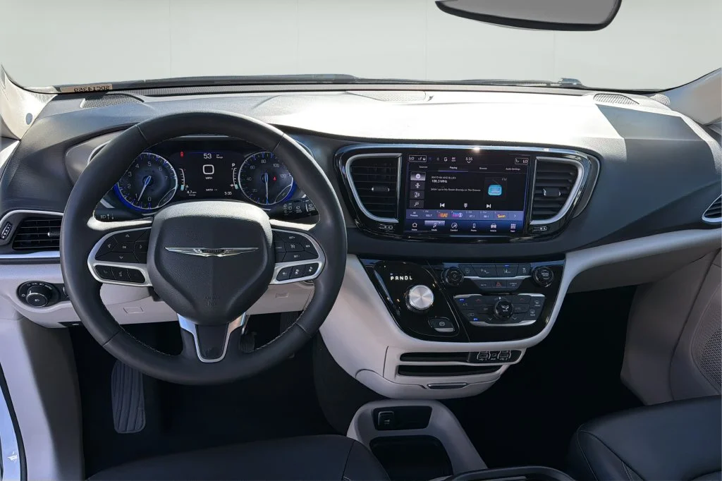 Used 2024 White Chrysler Touring L image 20