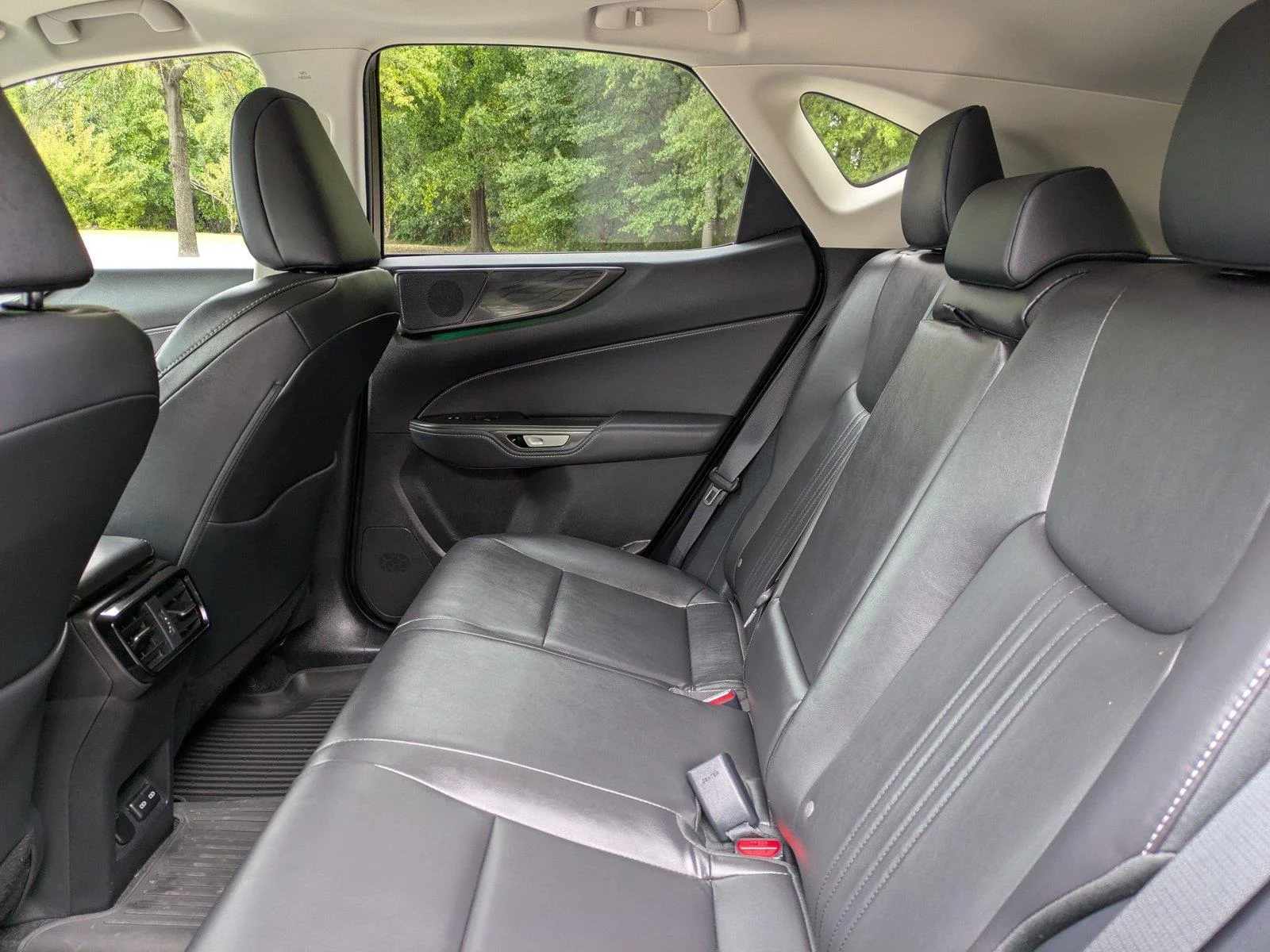 Used 2025 Nori Green Pearl Lexus NX 350 Premium image 14