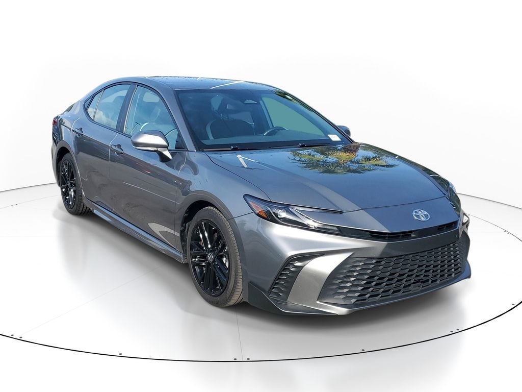 Used 2025  Toyota SE image 1