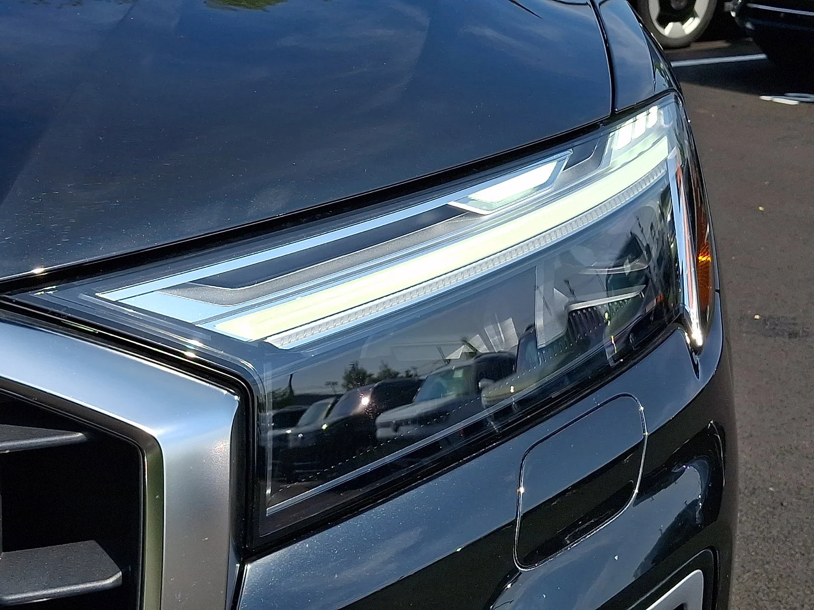 Used 2025 Mythos Black Metallic   0E0e Audi Premium Plus image 9
