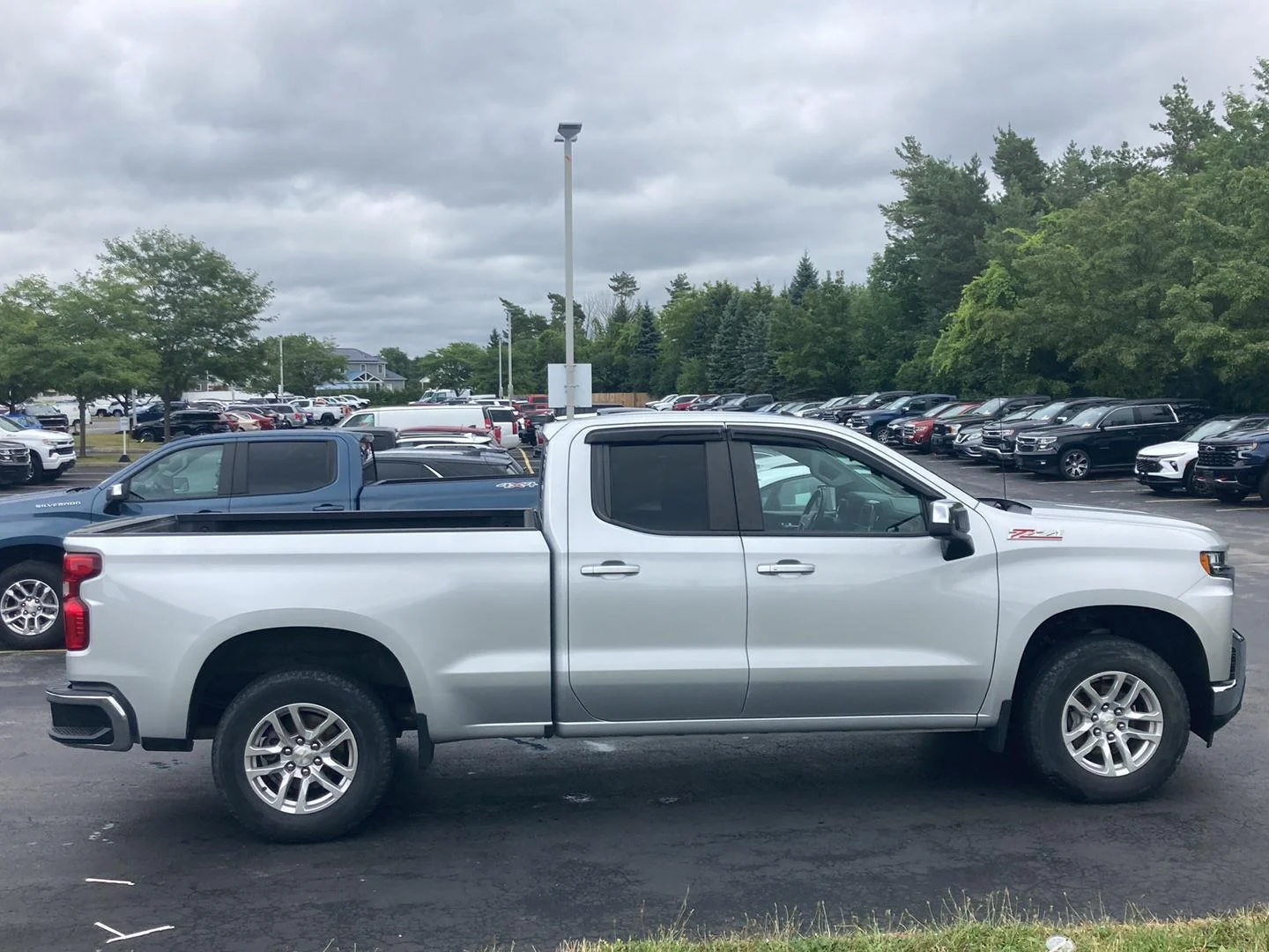 Used 2020 Silver Ice Metallic Chevrolet LT image 8