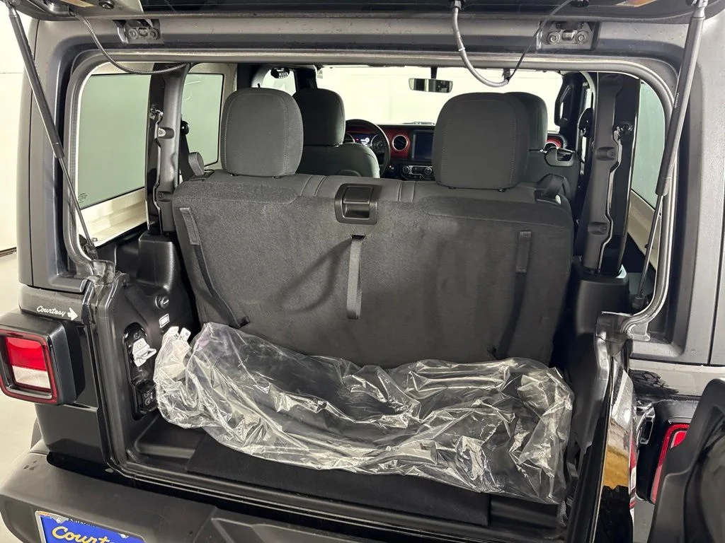 Used 2022 Black Jeep Rubicon image 20