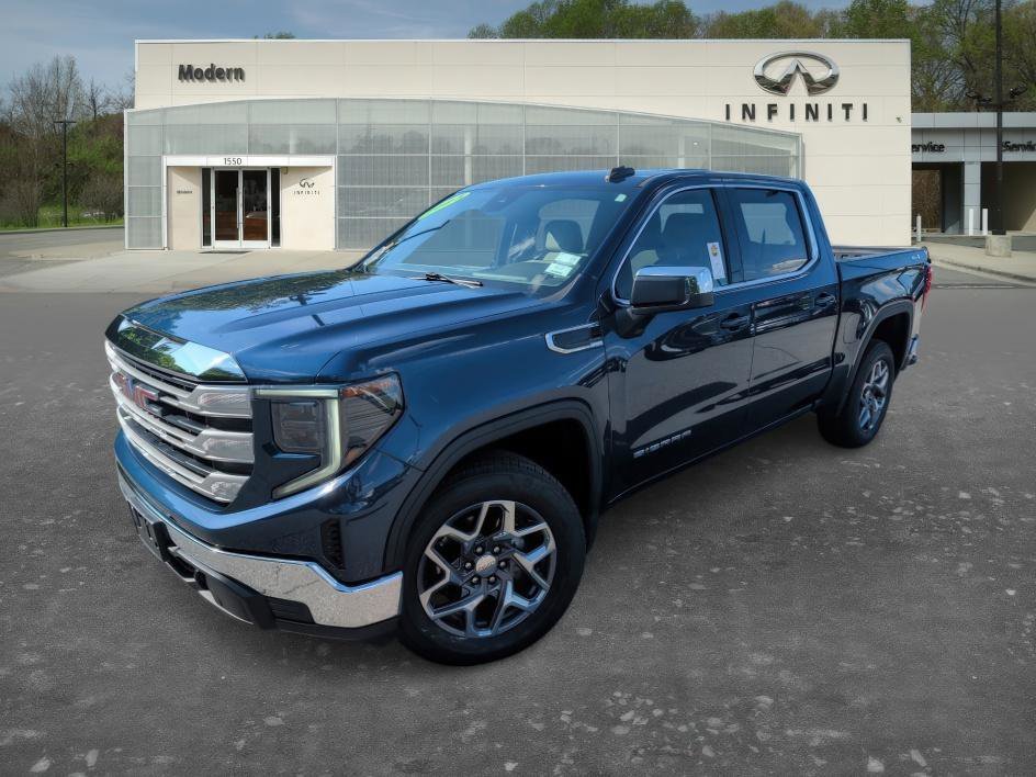 2023 GMC Sierra 4WD Crew Cab Short Box SLE's photo