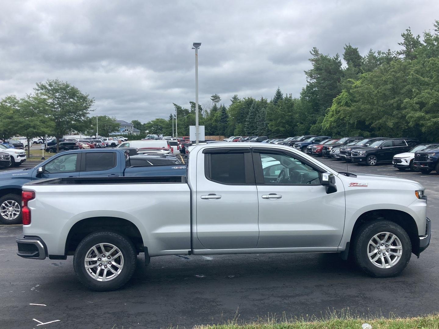 Used 2020 Silver Ice Metallic Chevrolet LT image 8
