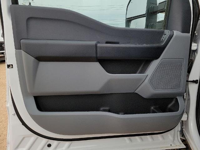 New 2026 Oxford White Ford F-250® XL image 43