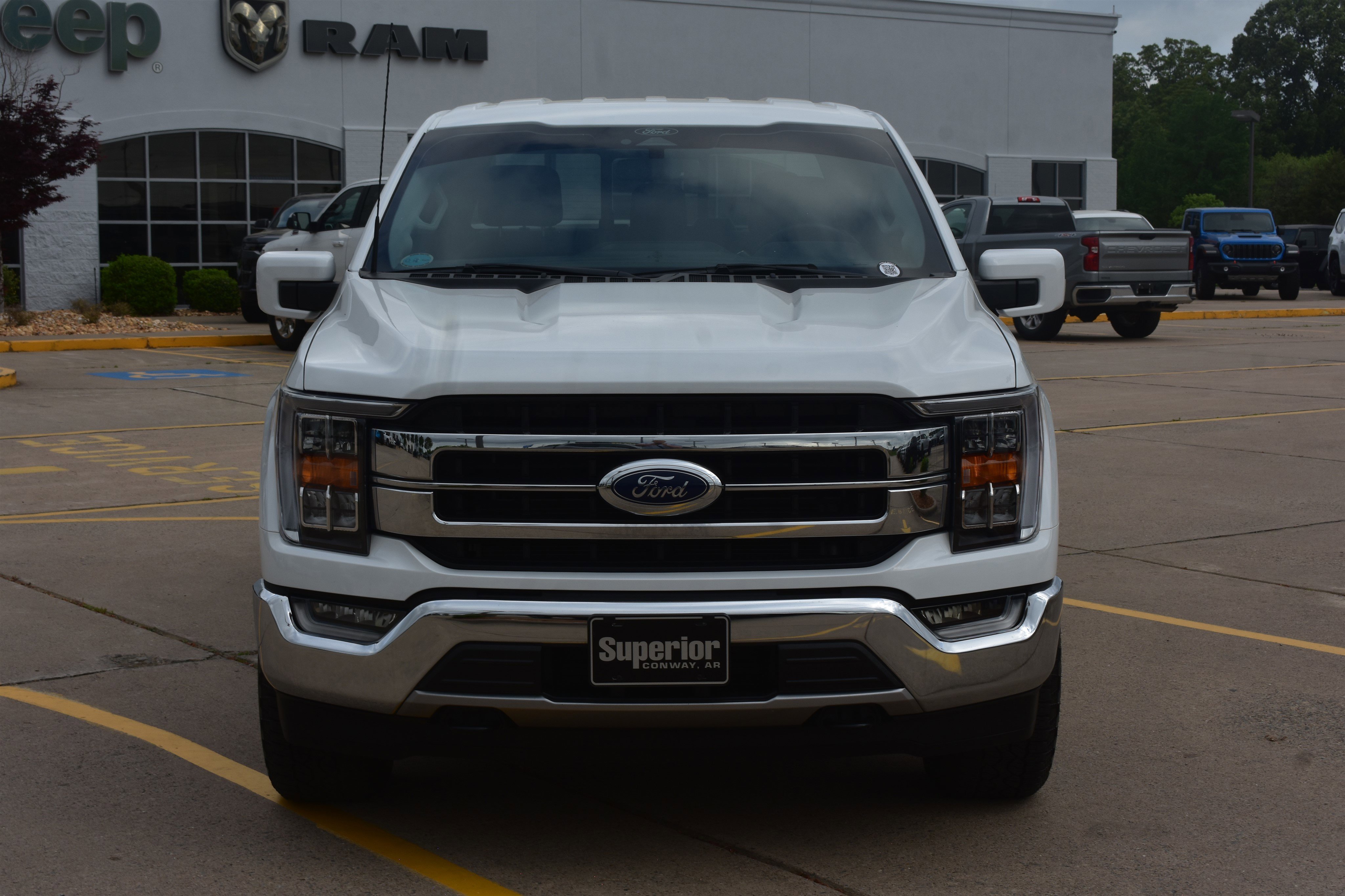 Used 2022  Ford LARIAT image 2