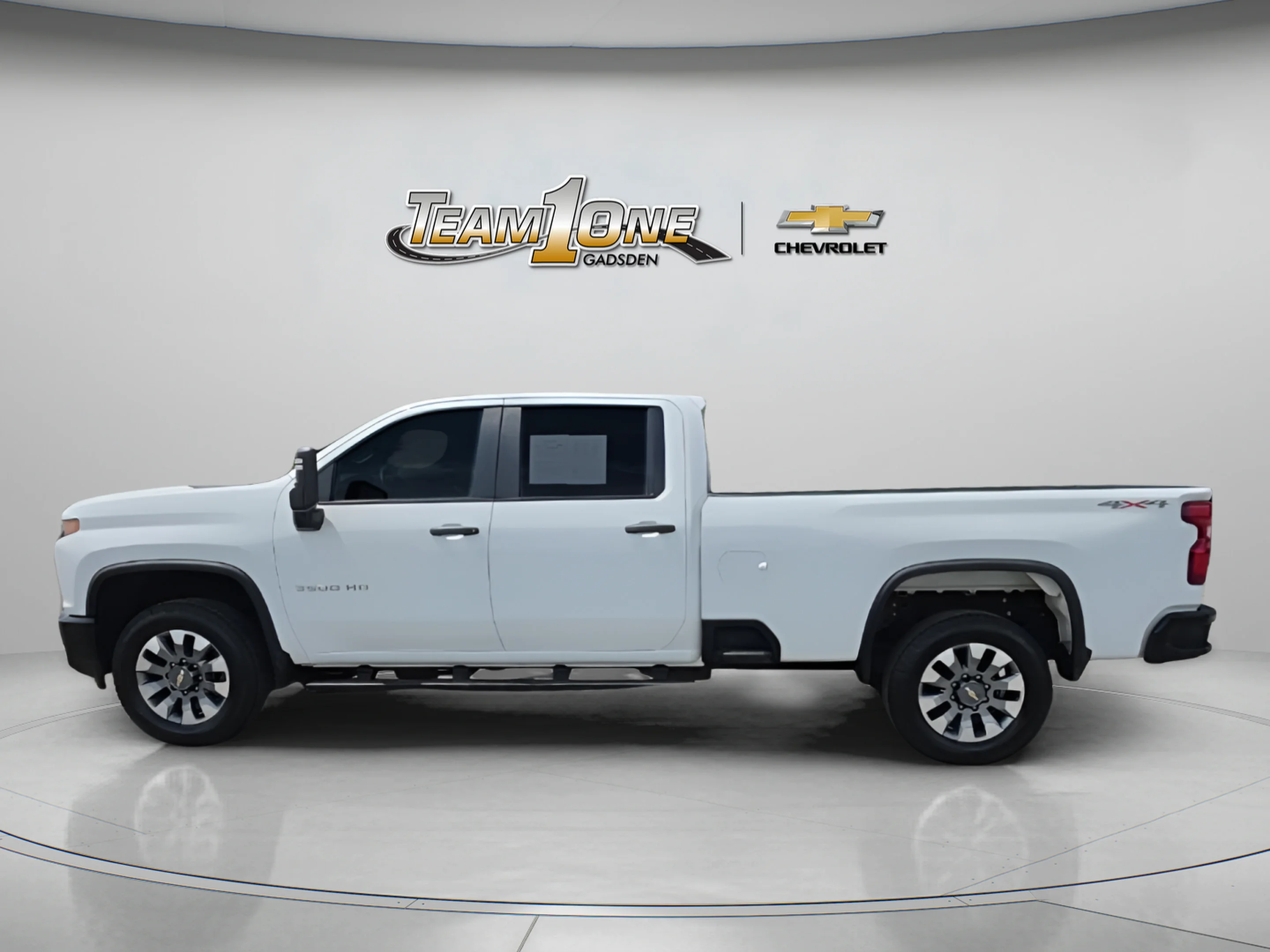 Used 2022 Summit White Chevrolet WT image 4