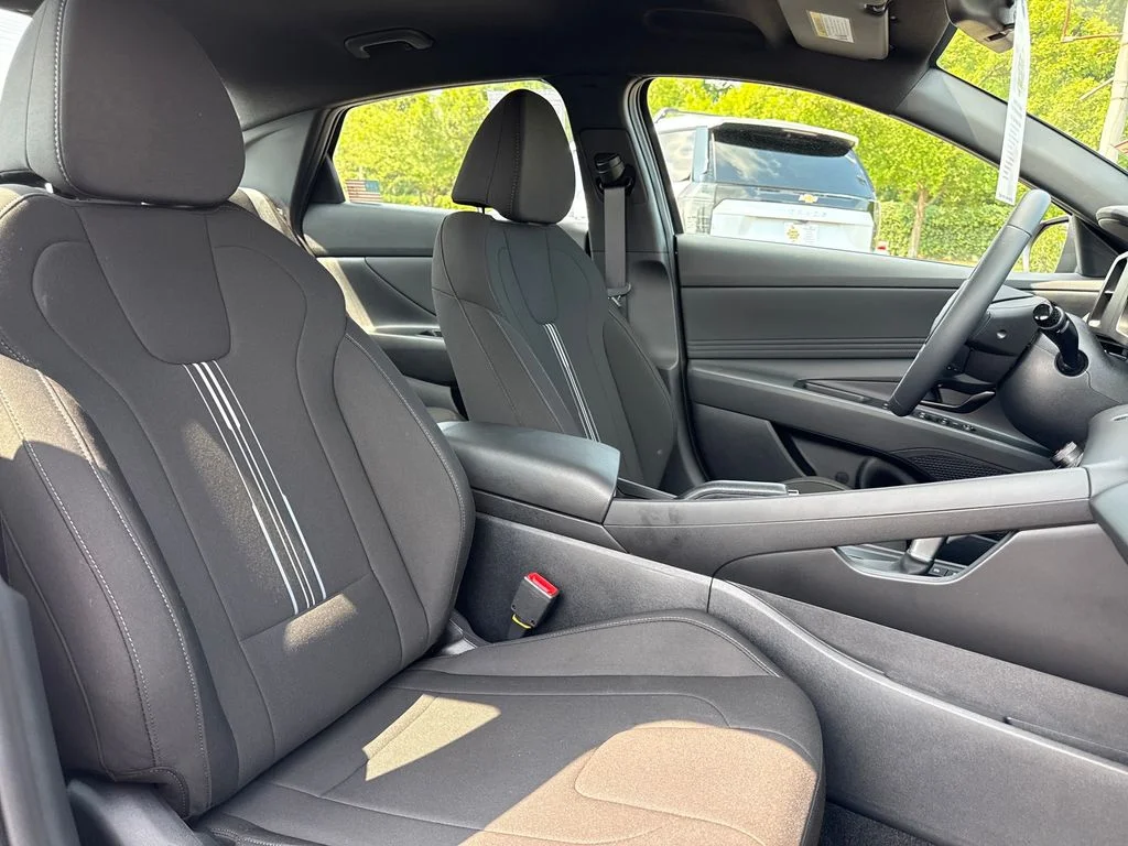 Used 2026 Black Hyundai SEL Sport image 24