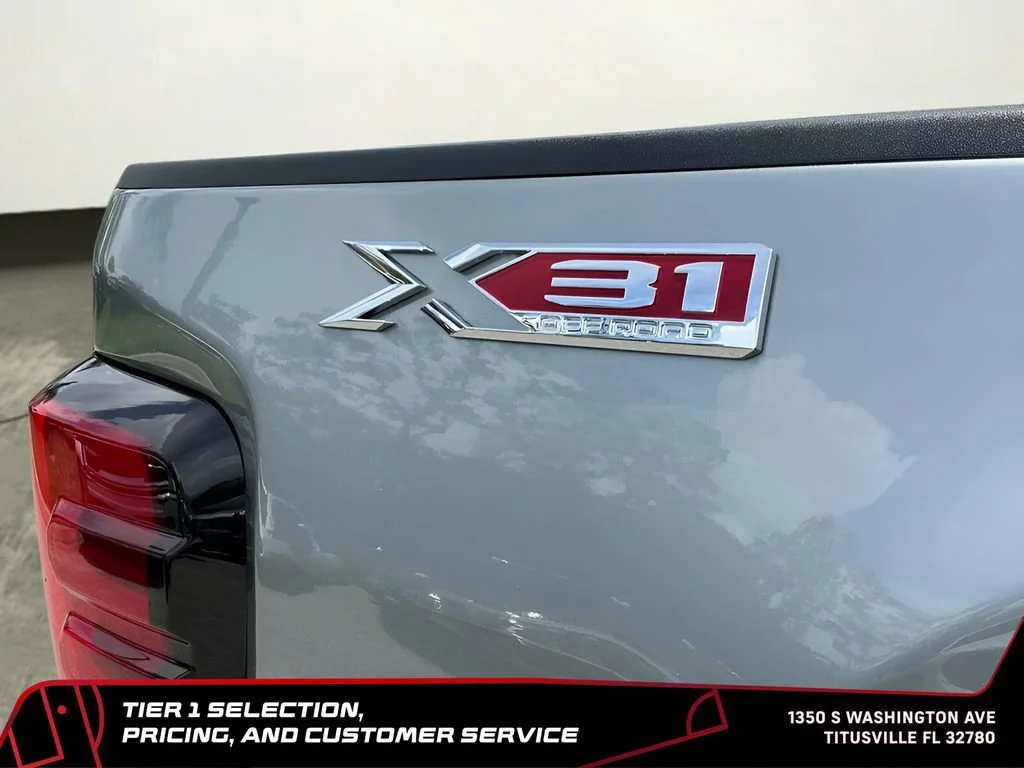 New 2026 Sterling Metallic GMC SLT image 39