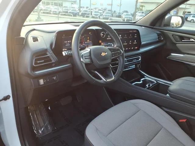 Used 2026 Summit White Chevrolet LT image 17