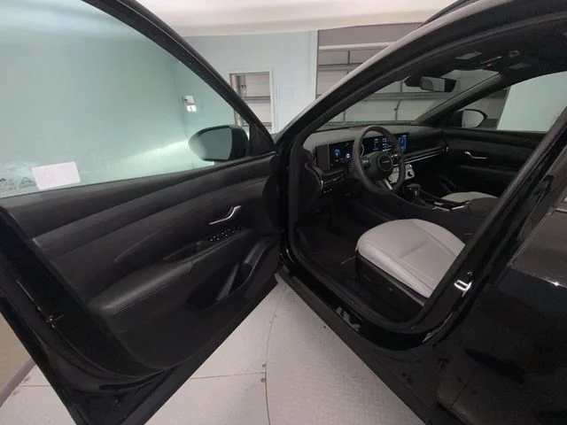 Used 2026 Black Hyundai SEL image 11