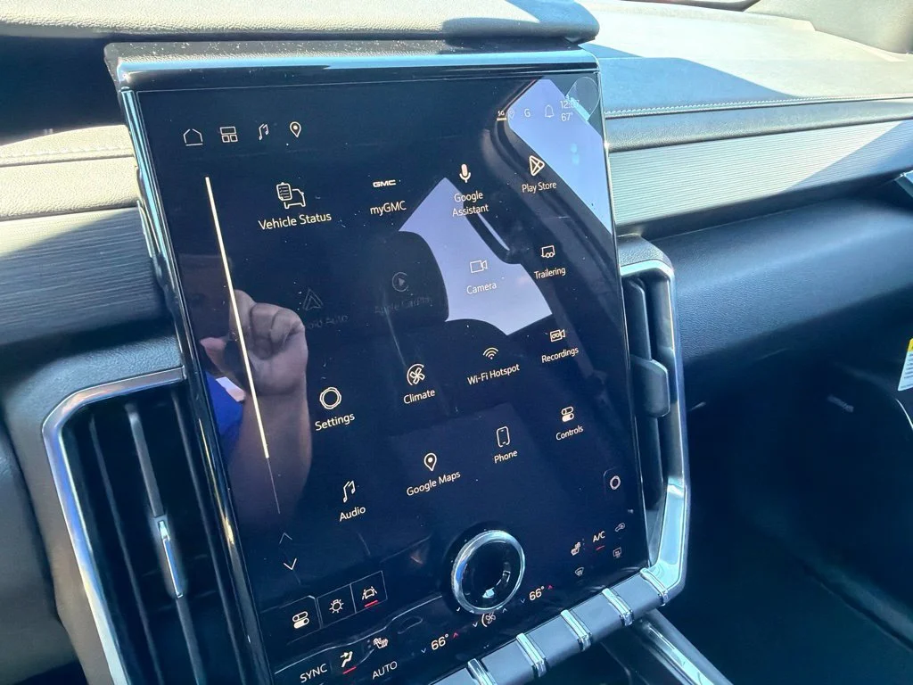 New 2027 Summit White GMC Elevation image 16