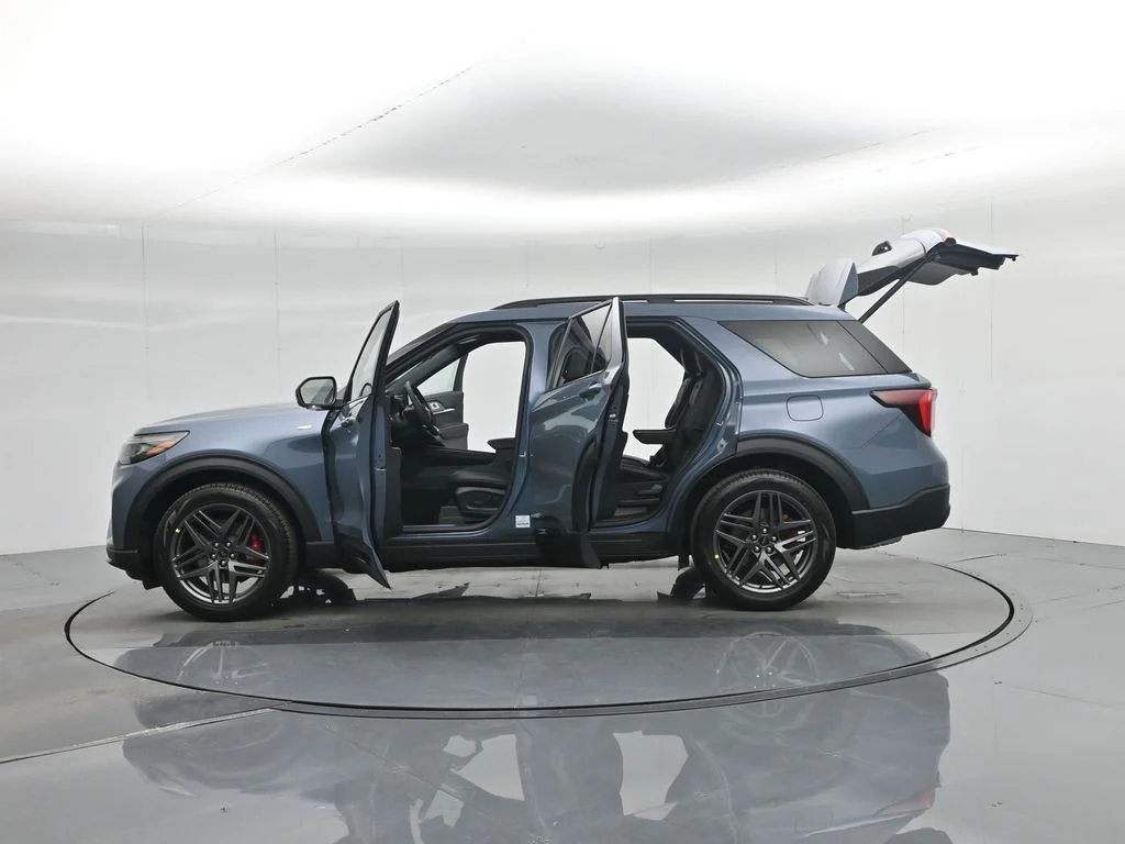 New 2026 Vapor Blue Metallic Ford ST-Line image 38