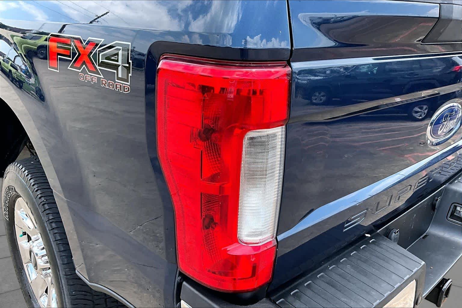 Used 2019 Blue Jeans Metallic Ford LARIAT image 28