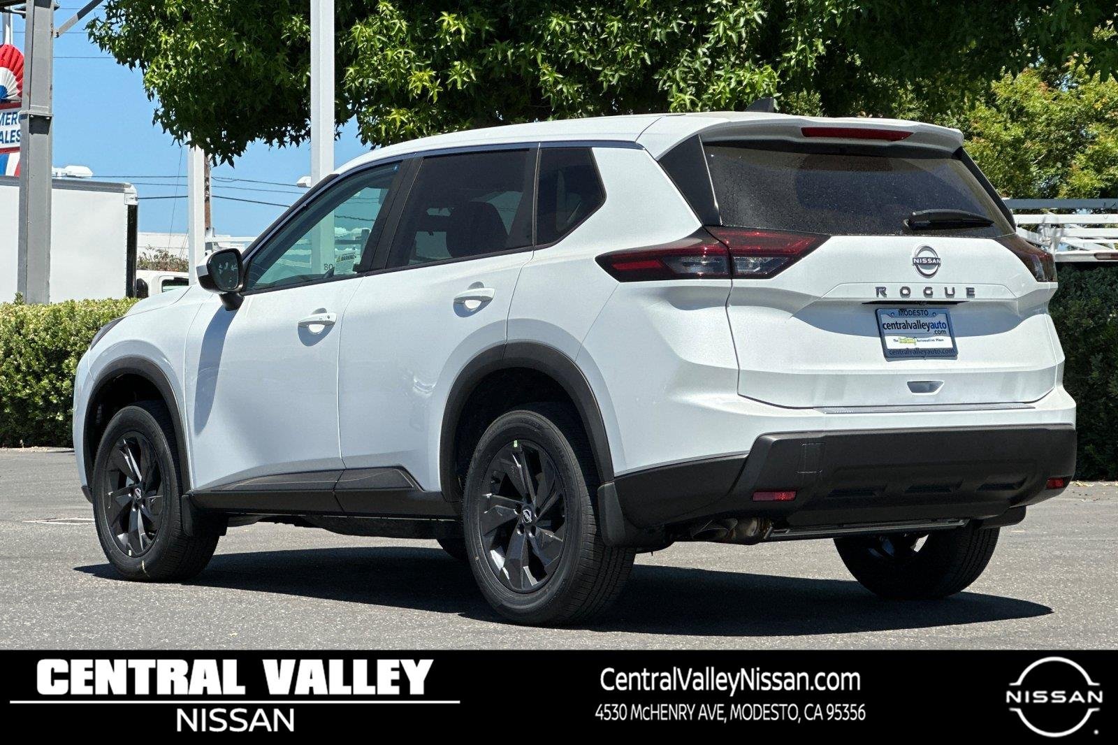 New 2026 Everest White Pearl Tricoat Nissan SV image 6