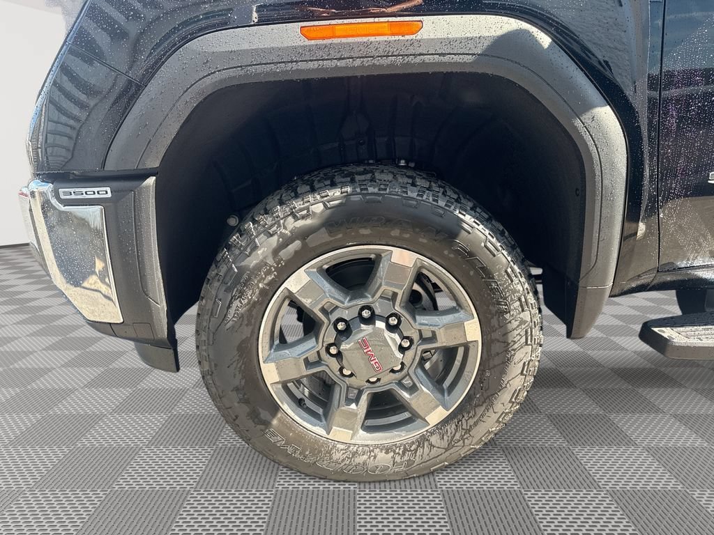 New 2026 Onyx Black GMC SLE image 28