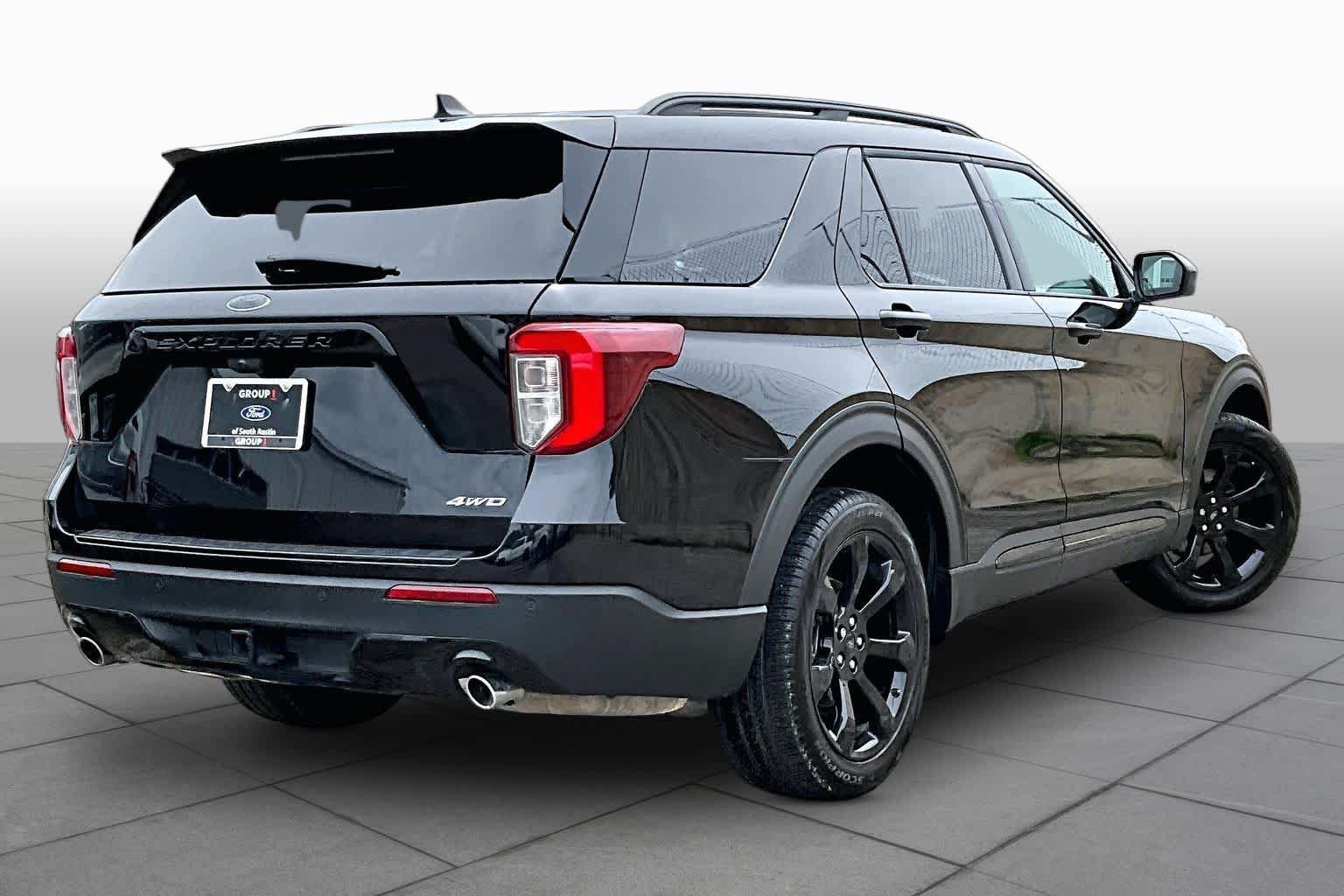 Certified Used 2024 Agate Black Ford ST-Line image 13