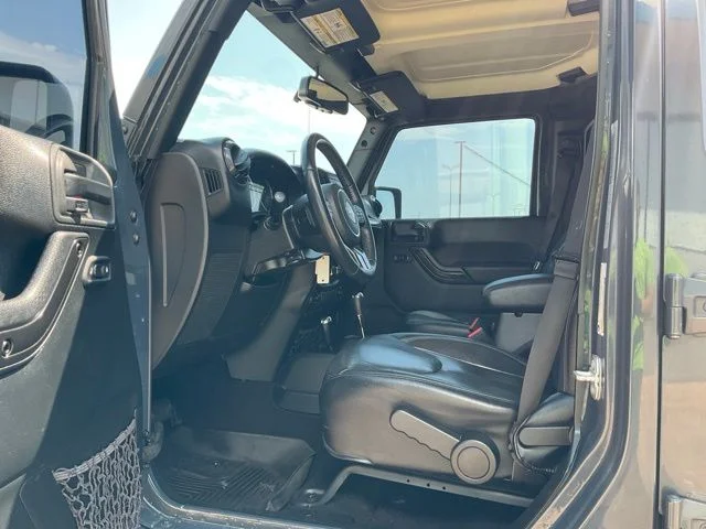 Used 2017 Black Jeep Unlimited Sahara image 23