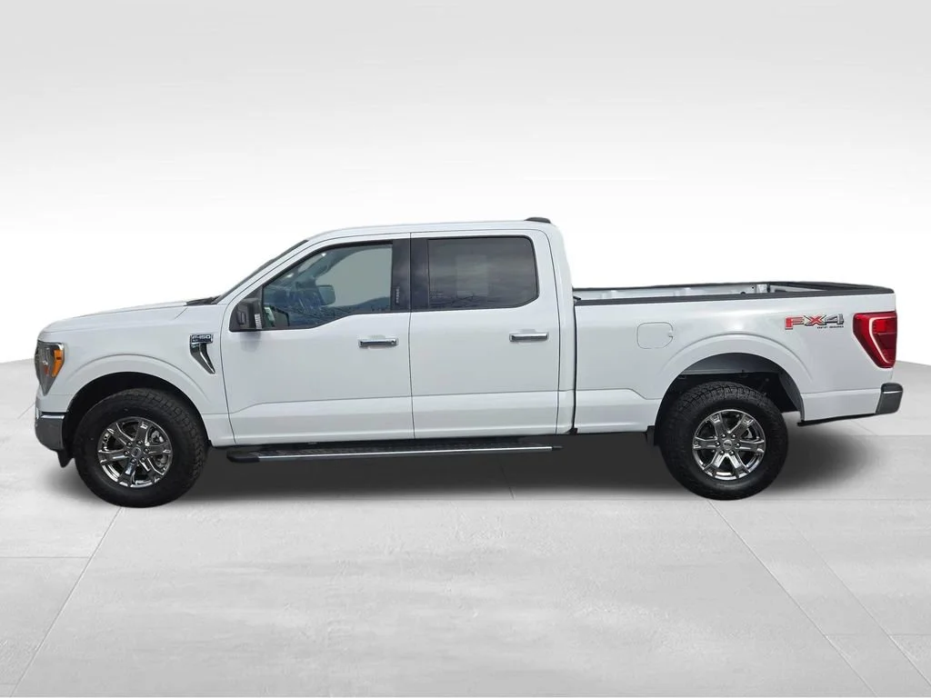 Used 2021 White Ford XL image 14