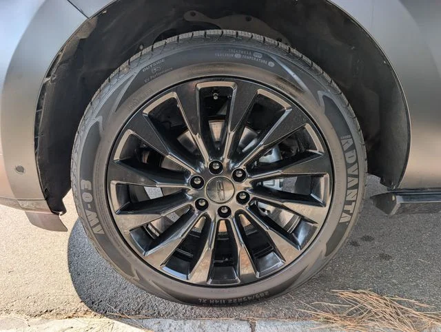Used 2021 Blue Lincoln Reserve image 7