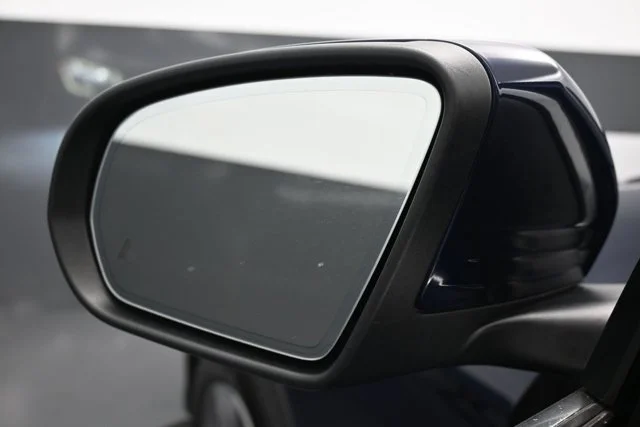 Used 2022 Blue Mercedes-Benz GLC 300 image 4