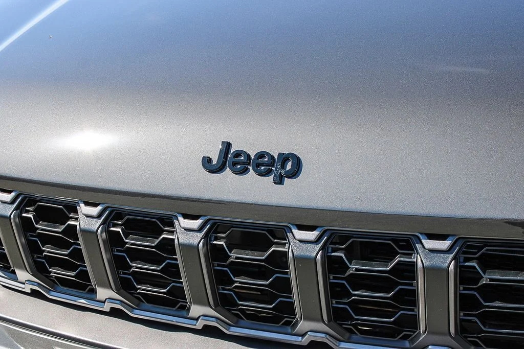 New 2026 Gray Jeep Altitude image 6