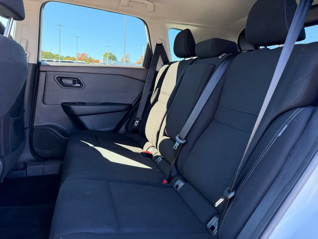 Used 2023 Glacier White Nissan S image 26