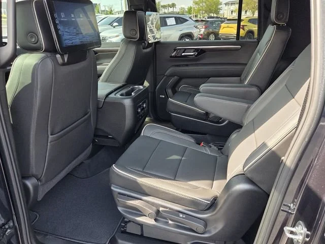 2025 Chevrolet Suburban Premier - Photo 7