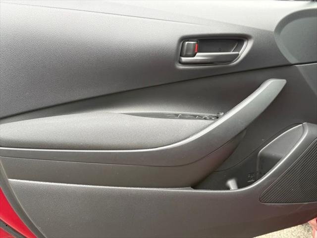 2025 Toyota Corolla LE - Photo 17