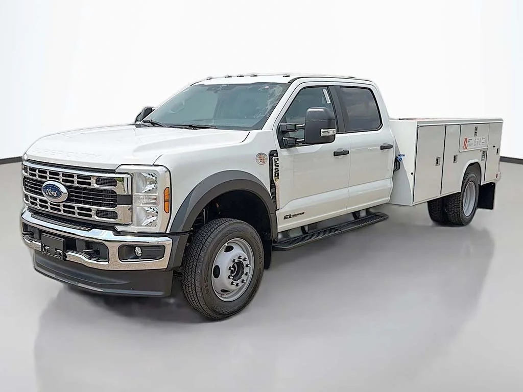New 2026 Oxford White Ford F-550® XL image 3