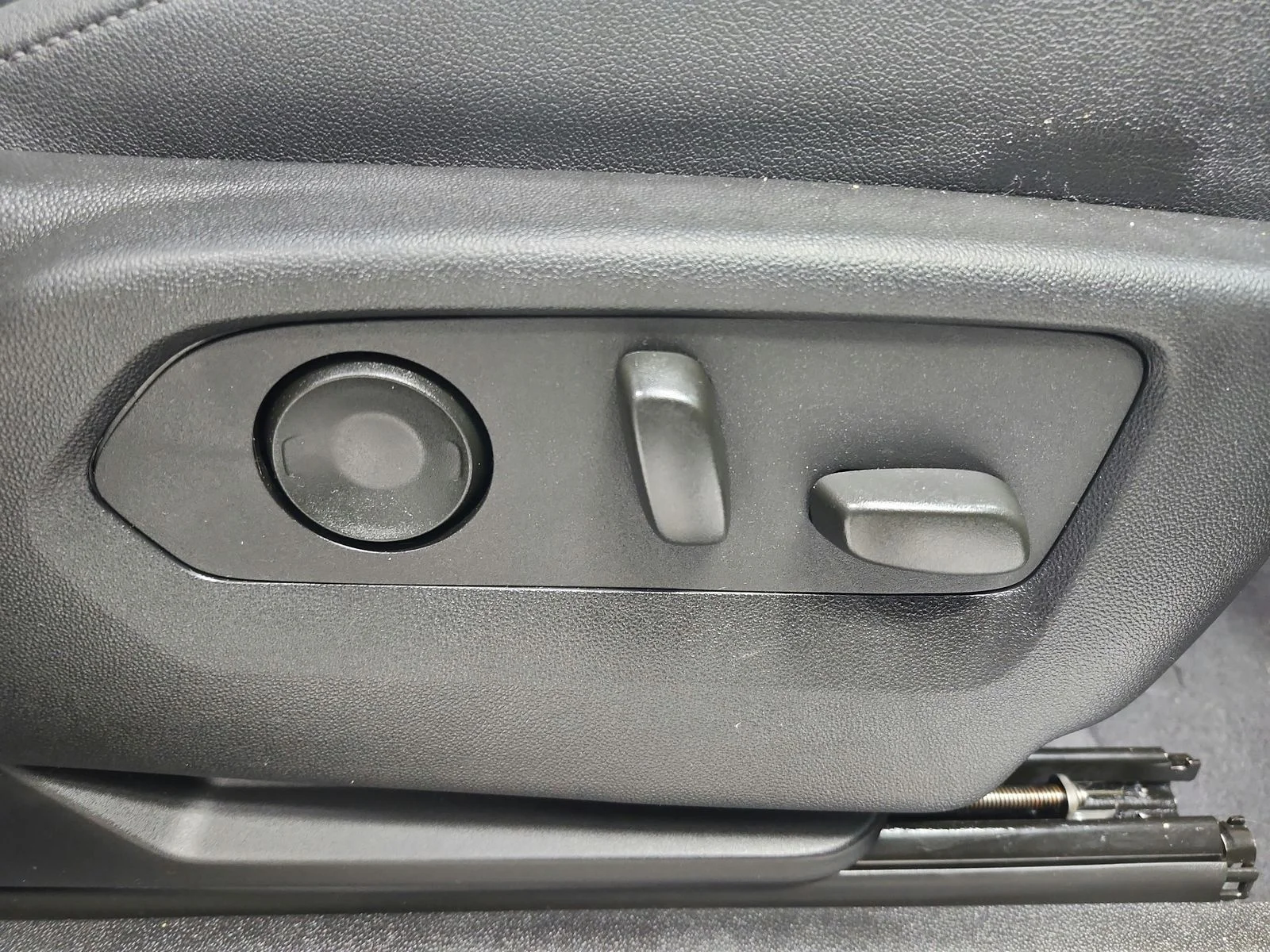 Used 2023 Gray Chevrolet LT image 43